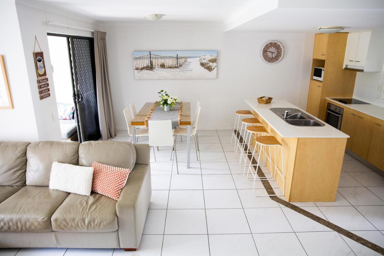 Tropical Getaway In 2 Bedroom Unit In 4 Star Resort ヌーサヴィル エクステリア 写真