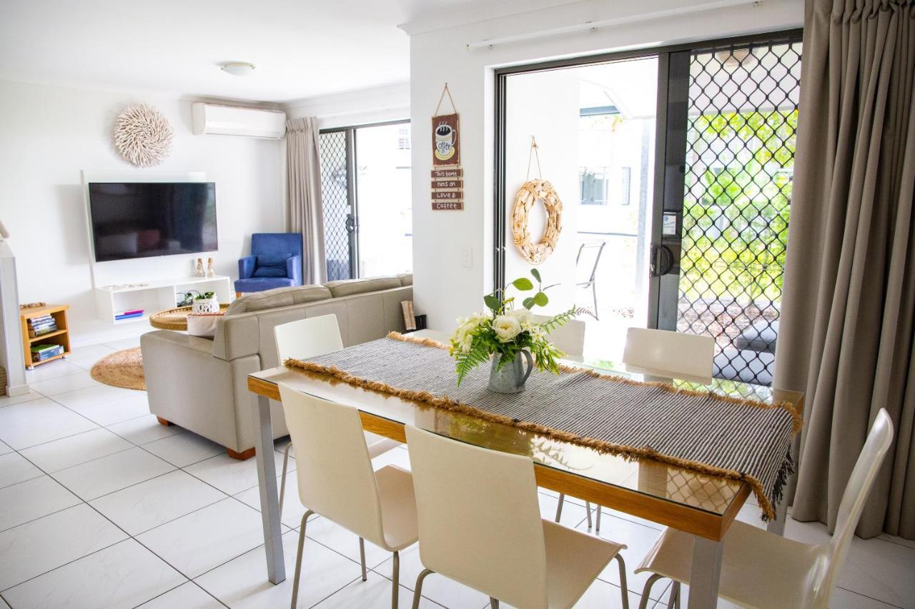 Tropical Getaway In 2 Bedroom Unit In 4 Star Resort ヌーサヴィル エクステリア 写真