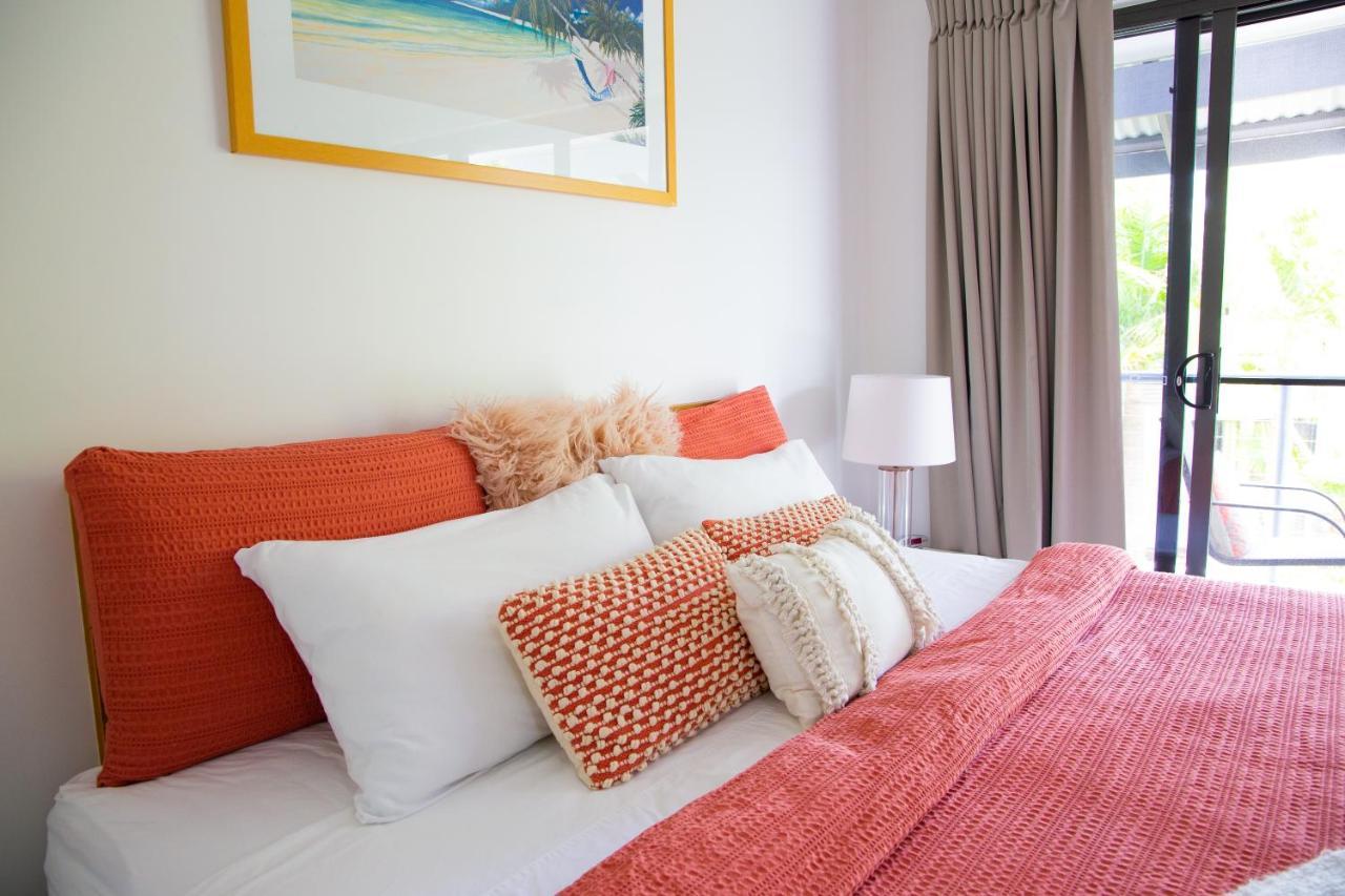 Tropical Getaway In 2 Bedroom Unit In 4 Star Resort ヌーサヴィル エクステリア 写真